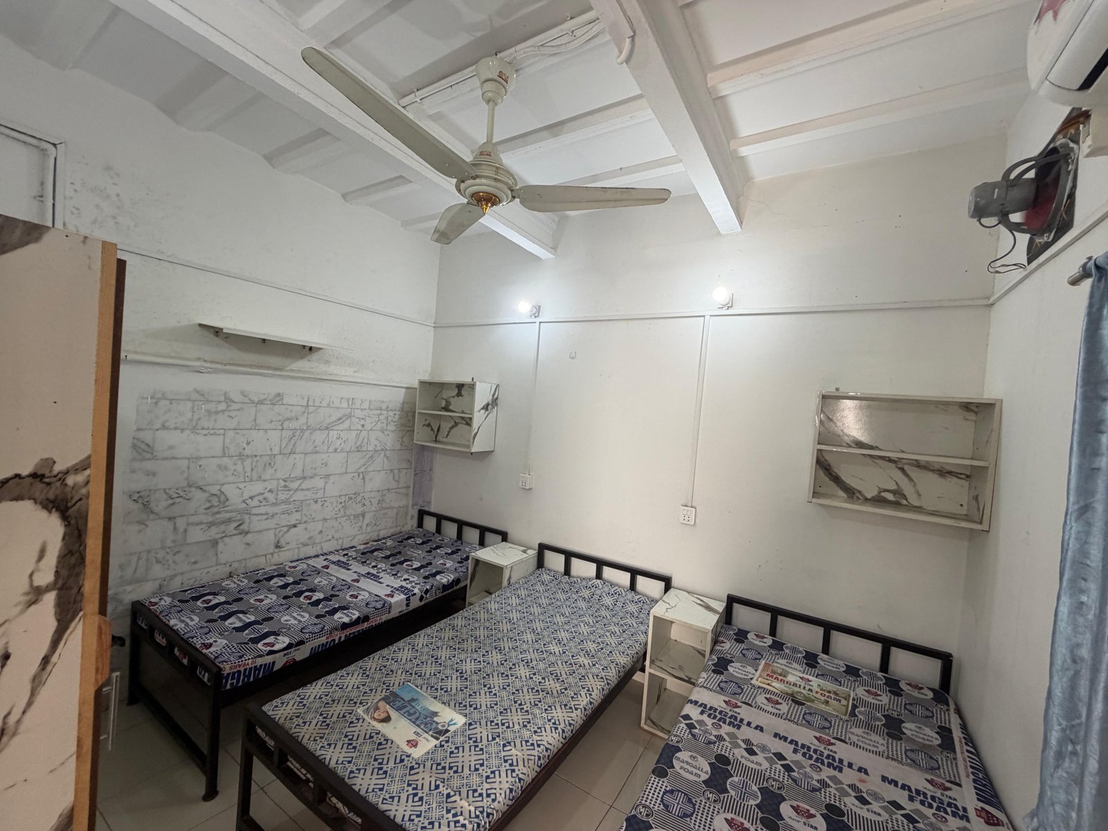 3 Seater Room