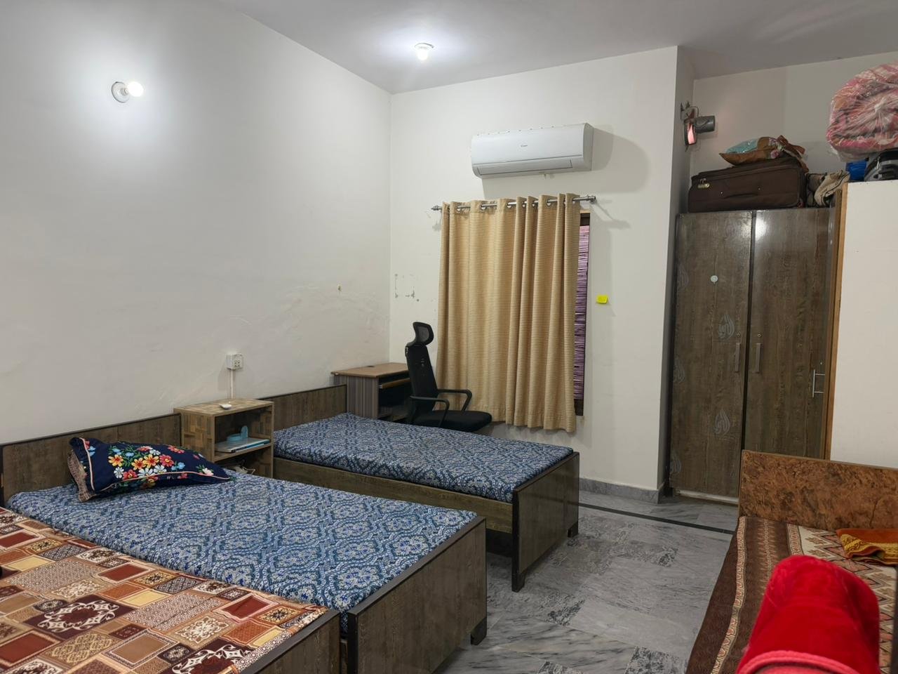 4 Seater Room
